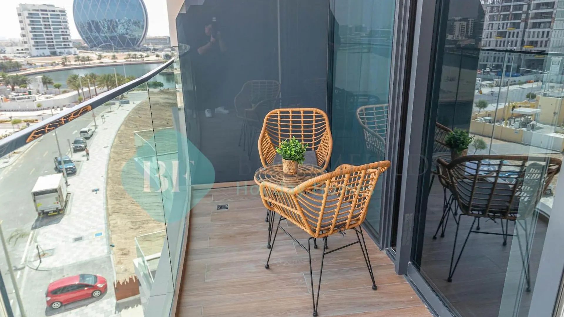 Bloomfields Spacious Stu In Thalassa Beach Front Abu Dhabi Appartement